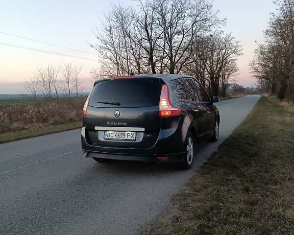Серый Рено Гранд Сценик, объемом двигателя 1.5 л и пробегом 227 тыс. км за 8000 $, фото 1 на Automoto.ua