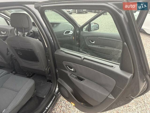 Серый Рено Гранд Сценик, объемом двигателя 1.46 л и пробегом 228 тыс. км за 6500 $, фото 13 на Automoto.ua