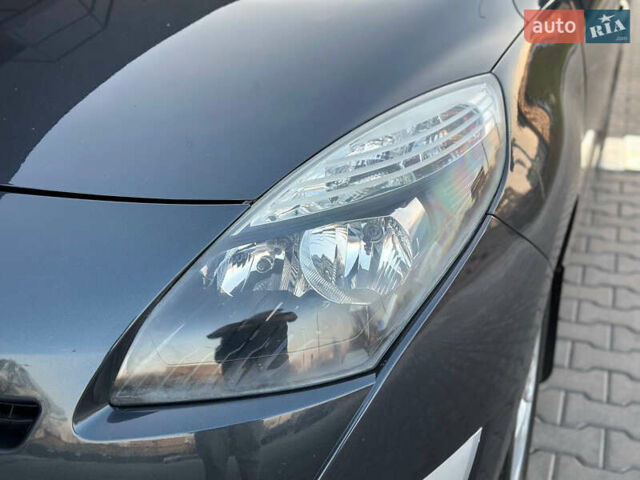 Серый Рено Гранд Сценик, объемом двигателя 1.4 л и пробегом 180 тыс. км за 5999 $, фото 39 на Automoto.ua