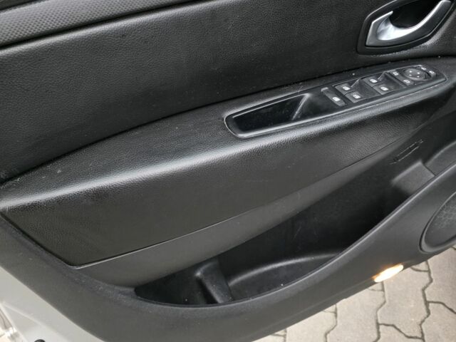 Серый Рено Гранд Сценик, объемом двигателя 1.5 л и пробегом 309 тыс. км за 6000 $, фото 4 на Automoto.ua