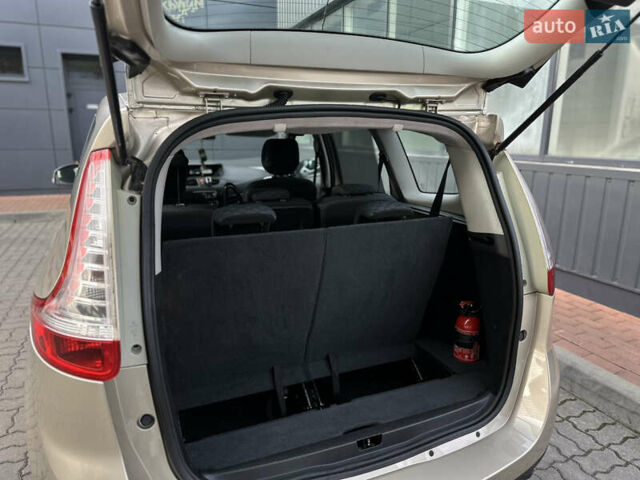 Серый Рено Гранд Сценик, объемом двигателя 1.5 л и пробегом 197 тыс. км за 6950 $, фото 57 на Automoto.ua