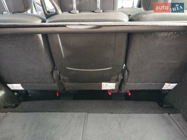 Серый Рено Гранд Сценик, объемом двигателя 1.5 л и пробегом 188 тыс. км за 8300 $, фото 38 на Automoto.ua