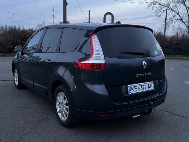 Серый Рено Гранд Сценик, объемом двигателя 1.5 л и пробегом 244 тыс. км за 7500 $, фото 3 на Automoto.ua