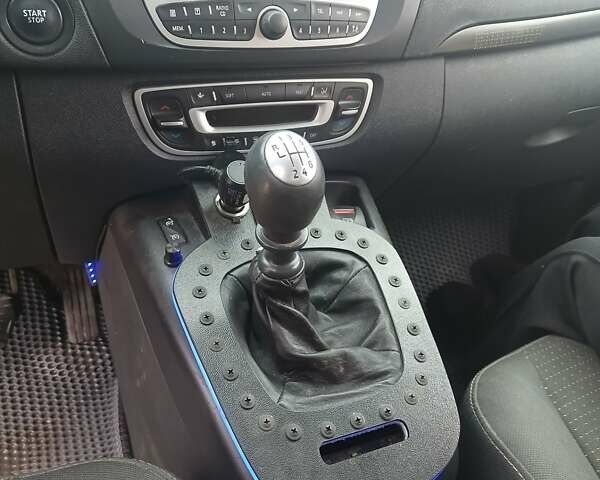 Сірий Рено Гранд Сценік, об'ємом двигуна 1.9 л та пробігом 295 тис. км за 6500 $, фото 6 на Automoto.ua