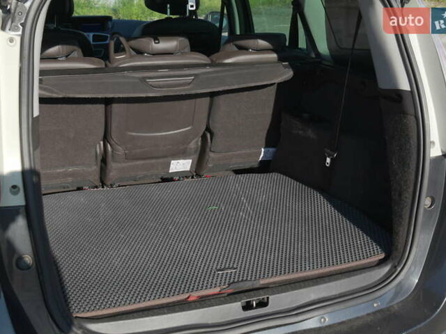 Серый Рено Гранд Сценик, объемом двигателя 1.87 л и пробегом 319 тыс. км за 7900 $, фото 10 на Automoto.ua