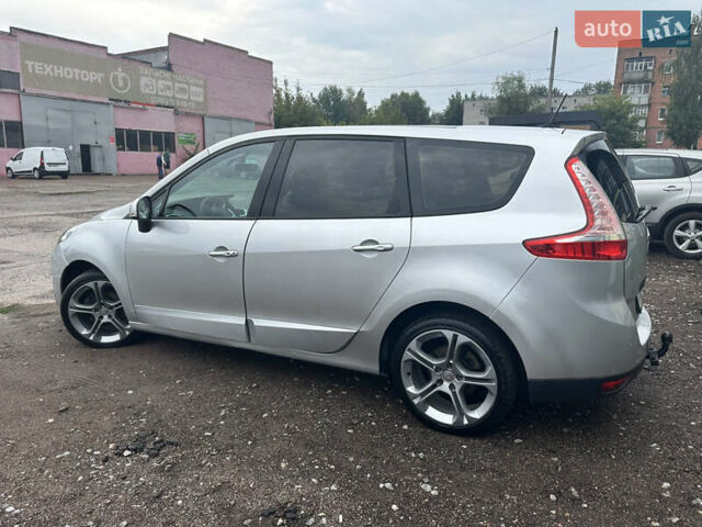 Серый Рено Гранд Сценик, объемом двигателя 1.46 л и пробегом 246 тыс. км за 7500 $, фото 17 на Automoto.ua