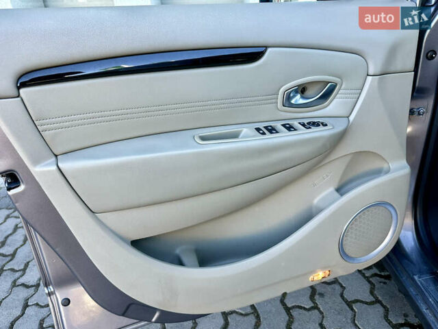 Серый Рено Гранд Сценик, объемом двигателя 2 л и пробегом 244 тыс. км за 7800 $, фото 65 на Automoto.ua