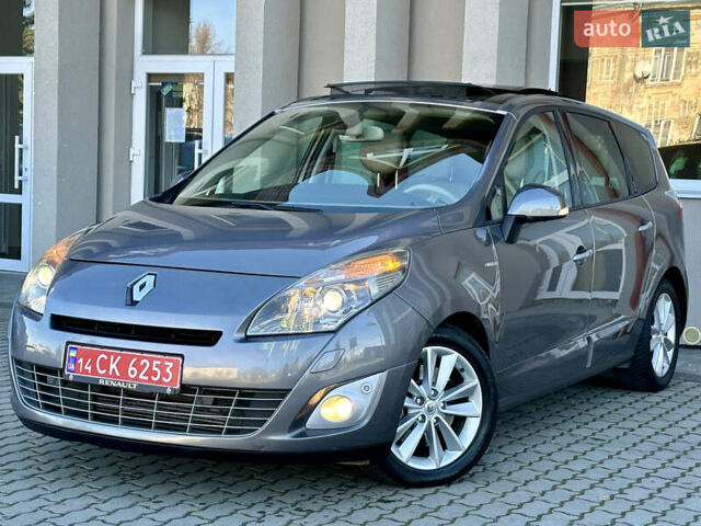 Серый Рено Гранд Сценик, объемом двигателя 2 л и пробегом 244 тыс. км за 7800 $, фото 1 на Automoto.ua