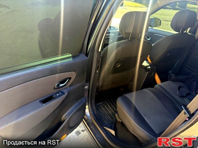 Серый Рено Гранд Сценик, объемом двигателя 1.4 л и пробегом 245 тыс. км за 7200 $, фото 6 на Automoto.ua