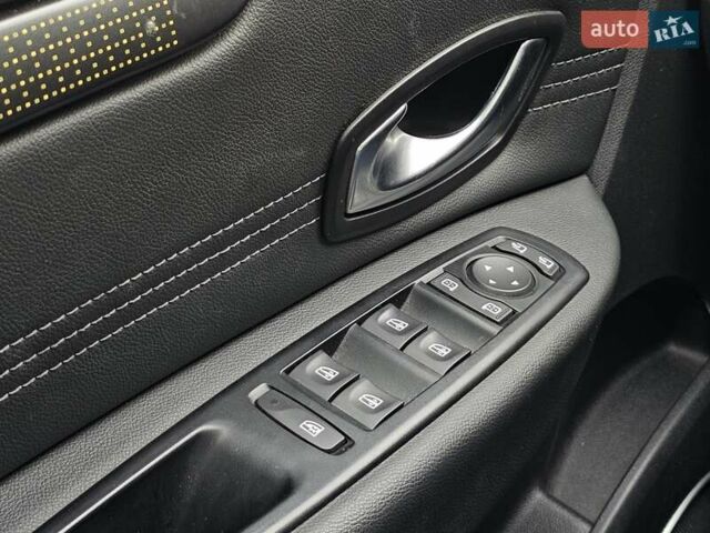 Серый Рено Гранд Сценик, объемом двигателя 2 л и пробегом 290 тыс. км за 6900 $, фото 6 на Automoto.ua