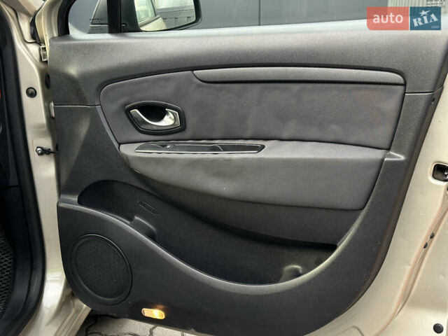 Серый Рено Гранд Сценик, объемом двигателя 1.5 л и пробегом 197 тыс. км за 6950 $, фото 61 на Automoto.ua