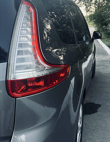 Сірий Рено Гранд Сценік, об'ємом двигуна 1.5 л та пробігом 297 тис. км за 7500 $, фото 6 на Automoto.ua