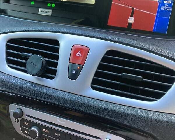 Серый Рено Гранд Сценик, объемом двигателя 1.5 л и пробегом 300 тыс. км за 7300 $, фото 28 на Automoto.ua