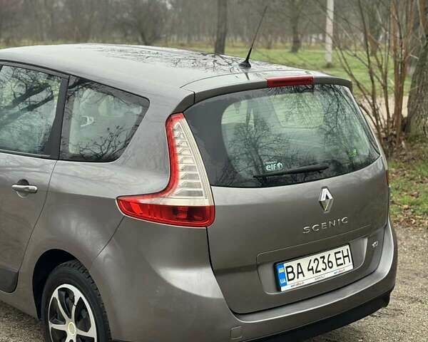 Сірий Рено Гранд Сценік, об'ємом двигуна 1.5 л та пробігом 255 тис. км за 7500 $, фото 6 на Automoto.ua