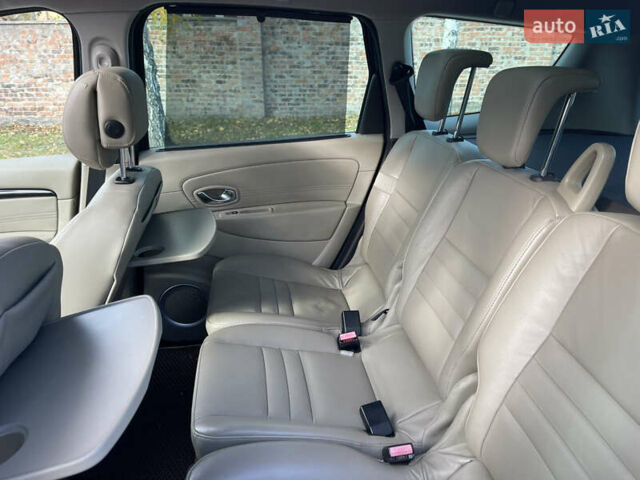 Серый Рено Гранд Сценик, объемом двигателя 1.5 л и пробегом 300 тыс. км за 5999 $, фото 66 на Automoto.ua