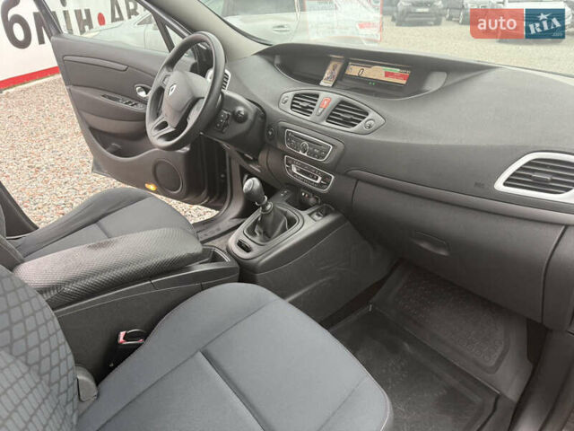 Серый Рено Гранд Сценик, объемом двигателя 1.46 л и пробегом 228 тыс. км за 6500 $, фото 16 на Automoto.ua