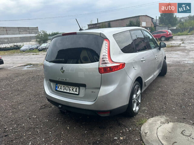 Серый Рено Гранд Сценик, объемом двигателя 1.46 л и пробегом 246 тыс. км за 7500 $, фото 12 на Automoto.ua