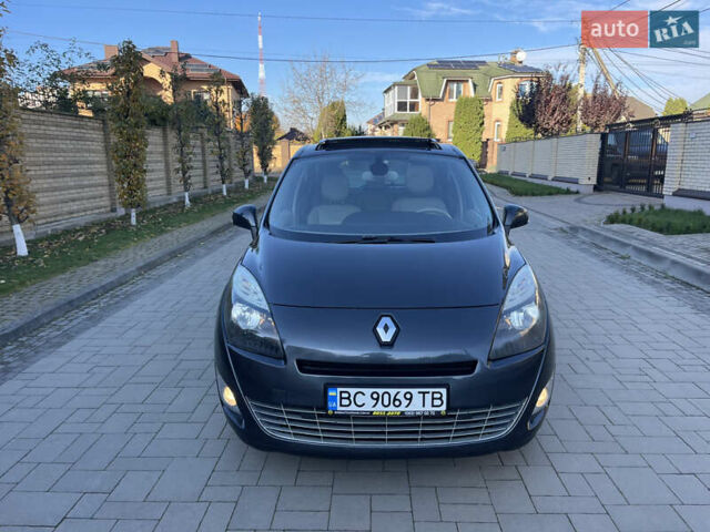 Серый Рено Гранд Сценик, объемом двигателя 1.5 л и пробегом 300 тыс. км за 5999 $, фото 4 на Automoto.ua