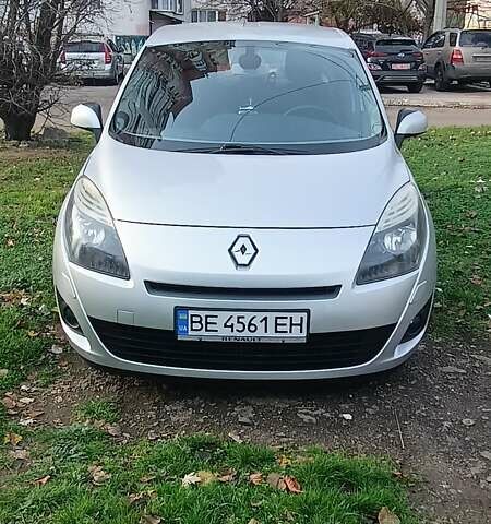 Серый Рено Гранд Сценик, объемом двигателя 1.46 л и пробегом 244 тыс. км за 7700 $, фото 7 на Automoto.ua