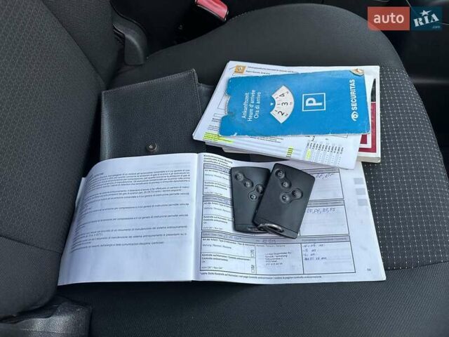 Рено Гранд Сценик 2010 в Луцке на Automoto.ua Серый Рено Гранд Сценик, объемом двигателя 2.02 л и пробегом 232 тыс. км за 7950 $, фото 21 на Automoto.ua