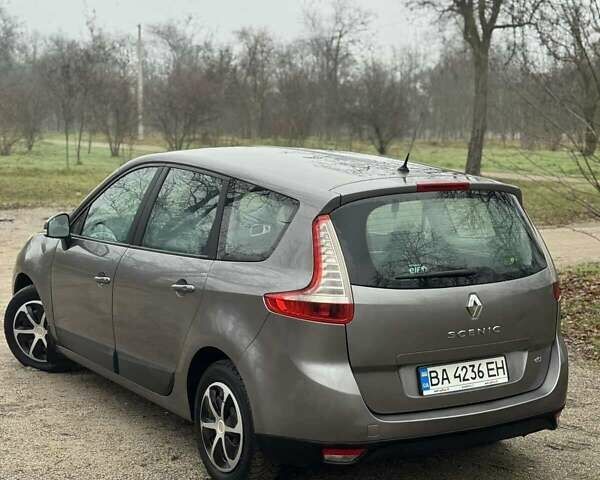 Сірий Рено Гранд Сценік, об'ємом двигуна 1.5 л та пробігом 255 тис. км за 7500 $, фото 5 на Automoto.ua