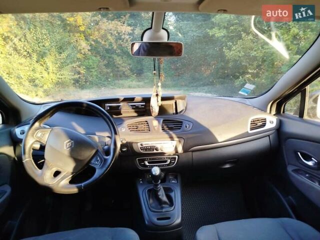 Серый Рено Гранд Сценик, объемом двигателя 1.5 л и пробегом 260 тыс. км за 5900 $, фото 2 на Automoto.ua