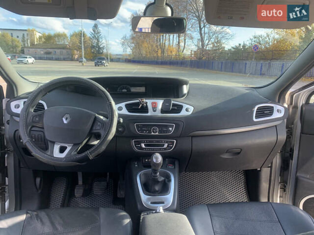 Серый Рено Гранд Сценик, объемом двигателя 1.87 л и пробегом 324 тыс. км за 5700 $, фото 10 на Automoto.ua