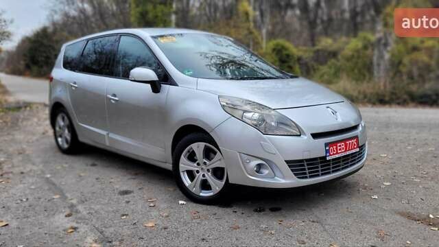 Серый Рено Гранд Сценик, объемом двигателя 2 л и пробегом 248 тыс. км за 8650 $, фото 3 на Automoto.ua