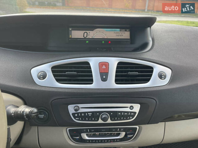 Серый Рено Гранд Сценик, объемом двигателя 1.5 л и пробегом 300 тыс. км за 5999 $, фото 85 на Automoto.ua