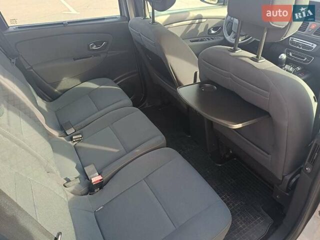 Сірий Рено Гранд Сценік, об'ємом двигуна 1.4 л та пробігом 180 тис. км за 7300 $, фото 10 на Automoto.ua