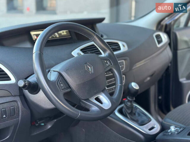 Серый Рено Гранд Сценик, объемом двигателя 1.4 л и пробегом 180 тыс. км за 5999 $, фото 10 на Automoto.ua