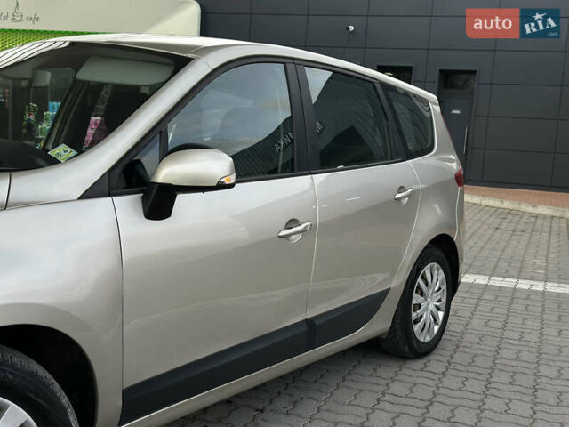 Серый Рено Гранд Сценик, объемом двигателя 1.5 л и пробегом 197 тыс. км за 6950 $, фото 21 на Automoto.ua