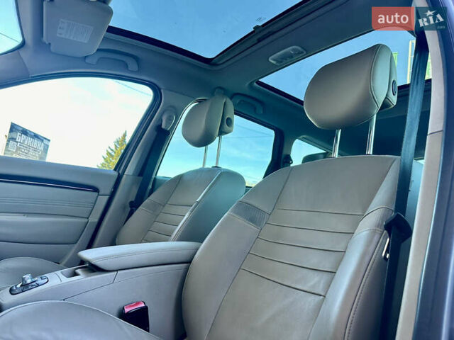 Серый Рено Гранд Сценик, объемом двигателя 2 л и пробегом 244 тыс. км за 7800 $, фото 24 на Automoto.ua