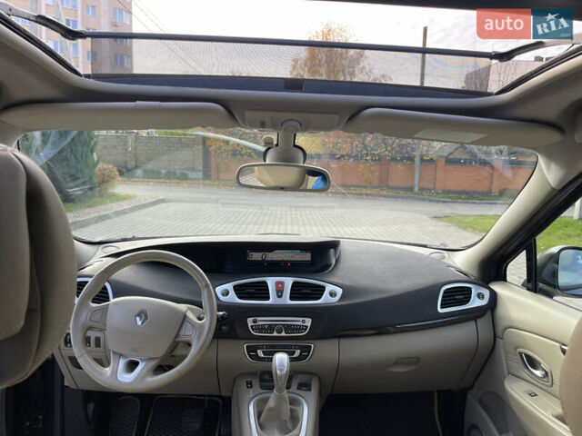 Серый Рено Гранд Сценик, объемом двигателя 1.5 л и пробегом 300 тыс. км за 5999 $, фото 71 на Automoto.ua