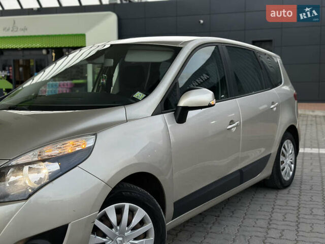 Серый Рено Гранд Сценик, объемом двигателя 1.5 л и пробегом 197 тыс. км за 6950 $, фото 17 на Automoto.ua