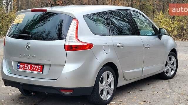 Серый Рено Гранд Сценик, объемом двигателя 2 л и пробегом 248 тыс. км за 8650 $, фото 1 на Automoto.ua