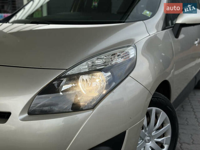 Серый Рено Гранд Сценик, объемом двигателя 1.5 л и пробегом 197 тыс. км за 6950 $, фото 15 на Automoto.ua