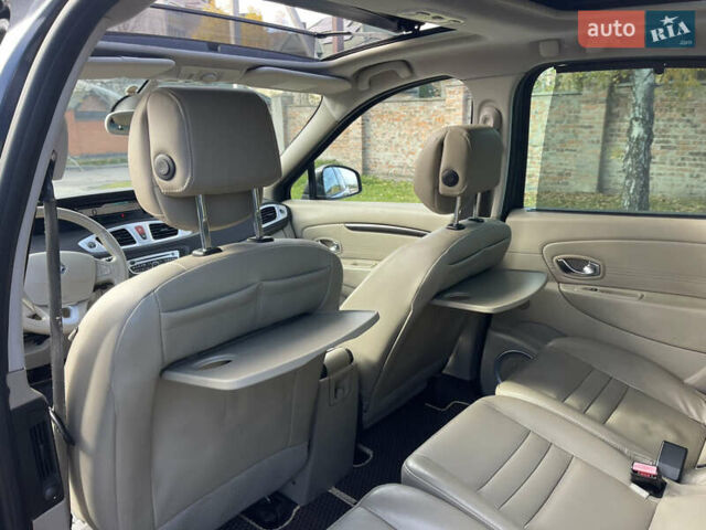 Серый Рено Гранд Сценик, объемом двигателя 1.5 л и пробегом 300 тыс. км за 5999 $, фото 73 на Automoto.ua