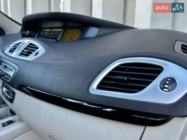 Серый Рено Гранд Сценик, объемом двигателя 2 л и пробегом 244 тыс. км за 7800 $, фото 63 на Automoto.ua
