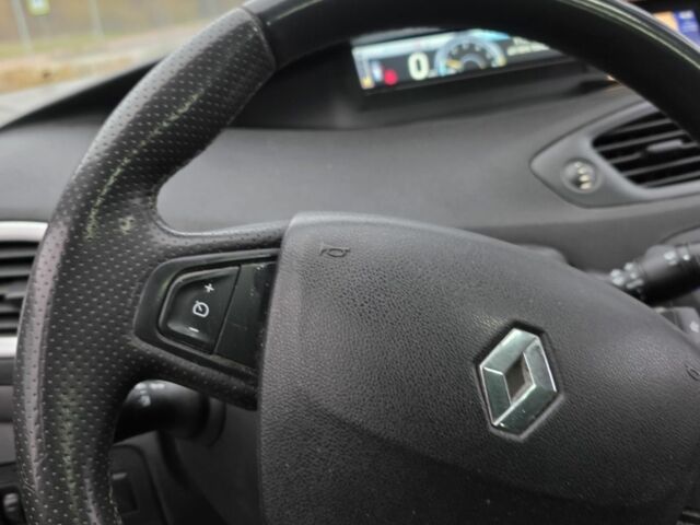 Серый Рено Гранд Сценик, объемом двигателя 1.5 л и пробегом 309 тыс. км за 6000 $, фото 6 на Automoto.ua