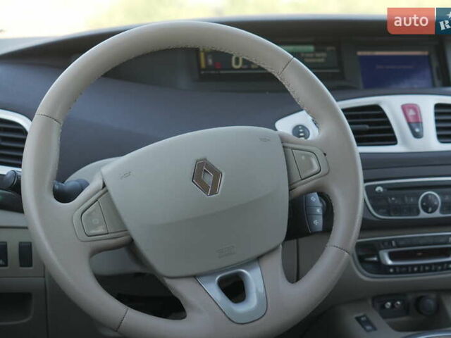 Серый Рено Гранд Сценик, объемом двигателя 1.87 л и пробегом 319 тыс. км за 7900 $, фото 16 на Automoto.ua