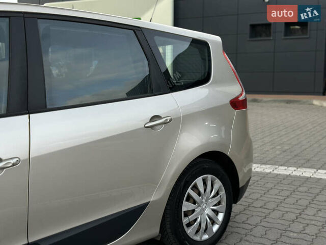 Серый Рено Гранд Сценик, объемом двигателя 1.5 л и пробегом 197 тыс. км за 6950 $, фото 23 на Automoto.ua