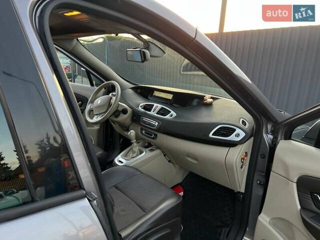 Сірий Рено Гранд Сценік, об'ємом двигуна 1.46 л та пробігом 254 тис. км за 7300 $, фото 10 на Automoto.ua