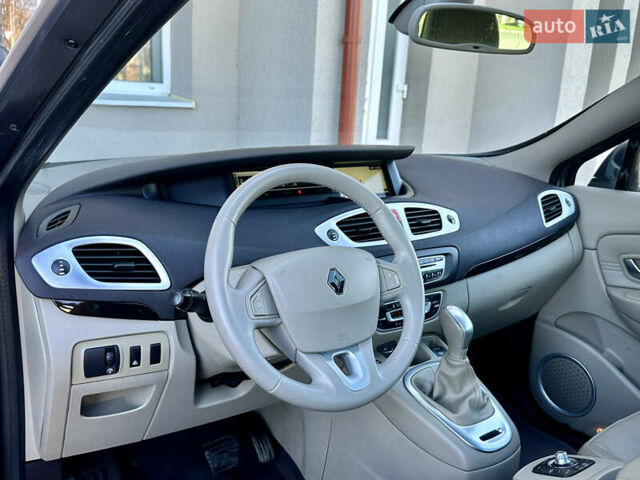 Серый Рено Гранд Сценик, объемом двигателя 2 л и пробегом 244 тыс. км за 7800 $, фото 15 на Automoto.ua