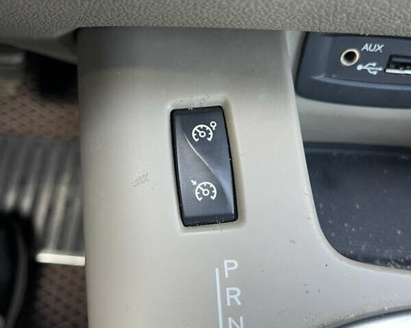 Серый Рено Гранд Сценик, объемом двигателя 1.5 л и пробегом 300 тыс. км за 5999 $, фото 88 на Automoto.ua