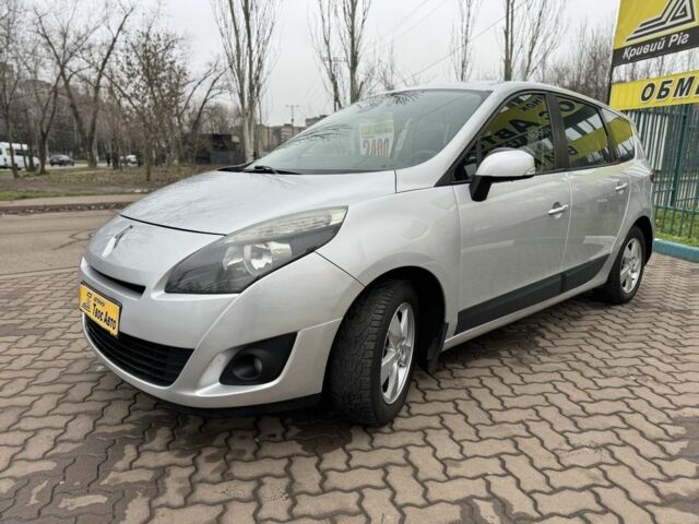 Серый Рено Гранд Сценик, объемом двигателя 1.5 л и пробегом 280 тыс. км за 7200 $, фото 2 на Automoto.ua