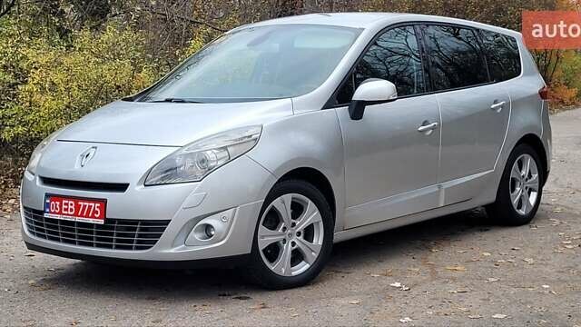 Серый Рено Гранд Сценик, объемом двигателя 2 л и пробегом 248 тыс. км за 8650 $, фото 11 на Automoto.ua