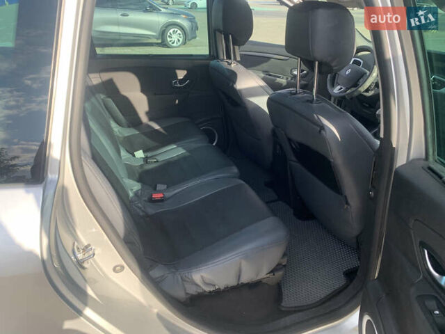 Серый Рено Гранд Сценик, объемом двигателя 1.87 л и пробегом 324 тыс. км за 5700 $, фото 9 на Automoto.ua