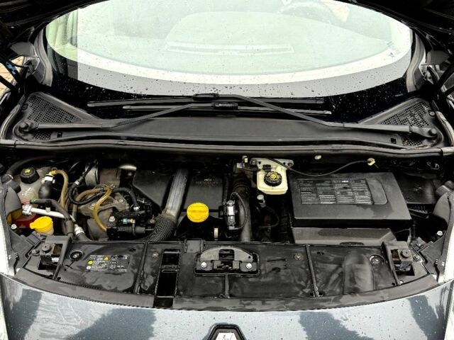 Серый Рено Гранд Сценик, объемом двигателя 1.5 л и пробегом 317 тыс. км за 7250 $, фото 7 на Automoto.ua