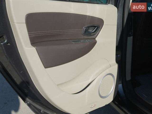 Серый Рено Гранд Сценик, объемом двигателя 1.87 л и пробегом 319 тыс. км за 7900 $, фото 13 на Automoto.ua